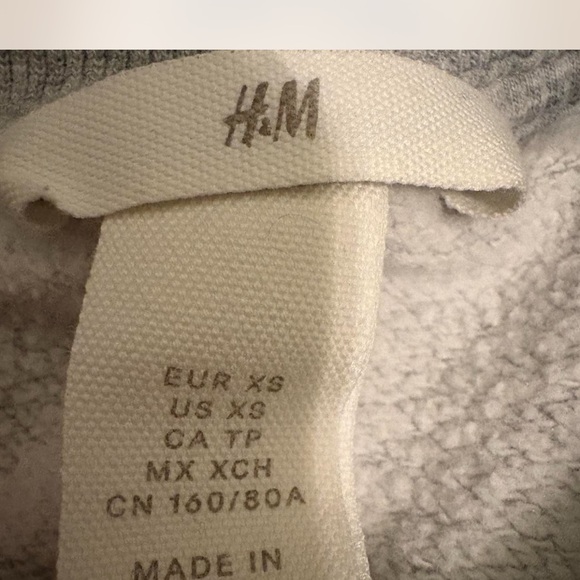 H&M Light Gray New York Sweatshirt - Picture 3 of 3